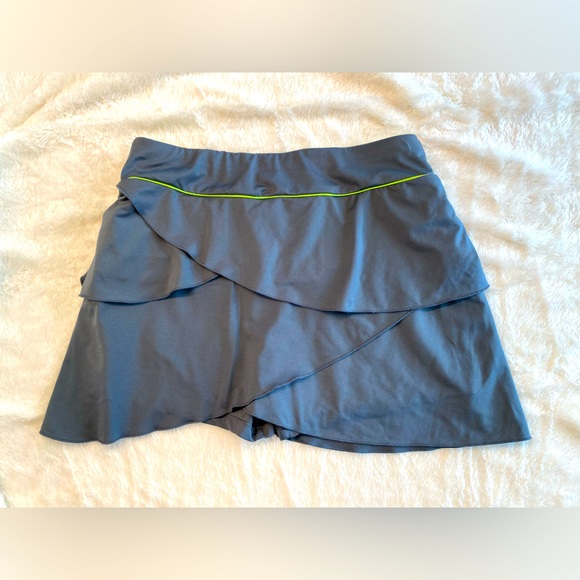 Tennis Golf Running Skirt with shorts - size M - Picture 2 of 4